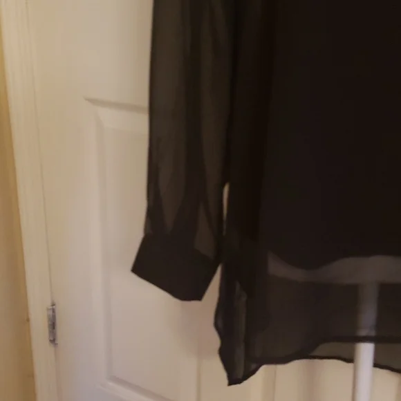 Vince Camuto Black V Neck top - Picture 3 of 9
